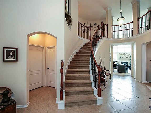 4th image of 726 River Delta Ln