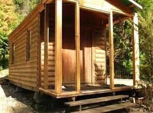 135 French Hill Rd, Gasquet, CA 95543