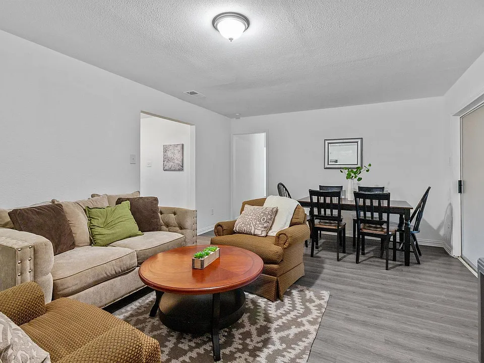 3525 Hacienda Dr