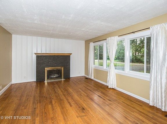 2nd image of 942 Ash Dr
