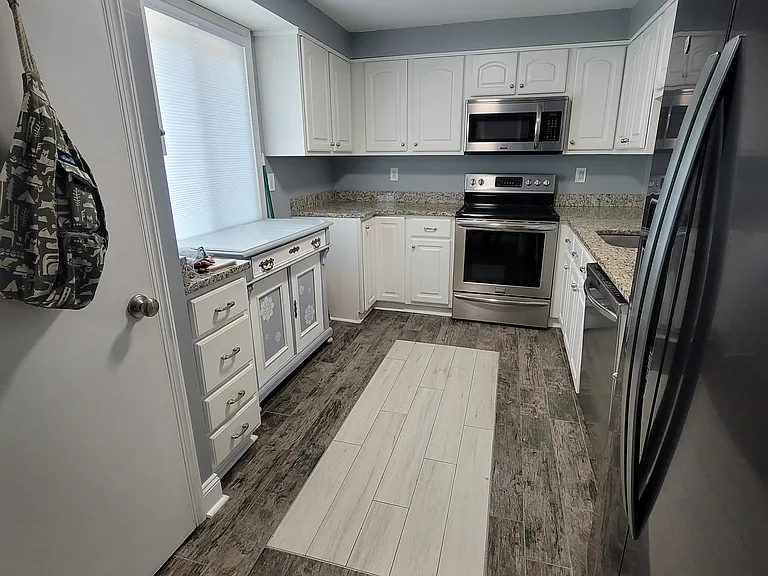 19117 Stedwick Dr — Photo 16