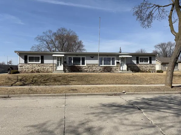 3515 South 88th STREET, Milwaukee, WI 53228