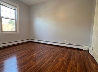 396 Gorge Rd FLOOR 2, Cliffside Park, NJ 07010