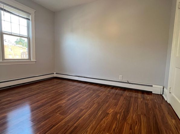 396 Gorge Rd FLOOR 2