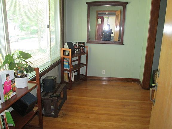 4th image of 1113 S Harvey Ave