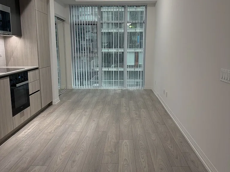 400 King St W #1111 — Photo 5