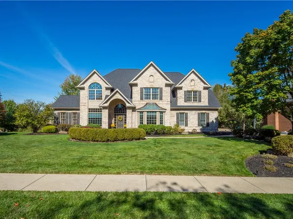 9002 Peregrine Dr, Gibsonia, PA 15044