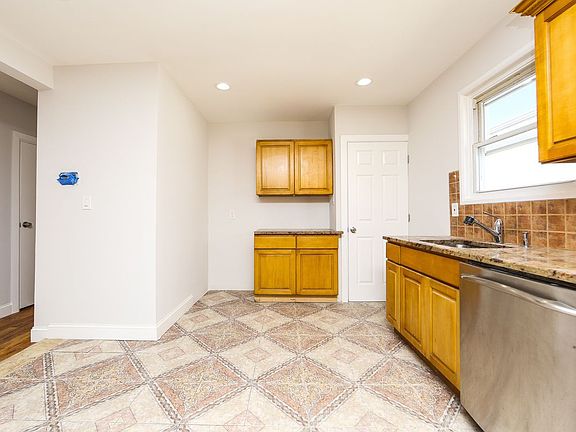 3rd image of 133-24 225th St #A