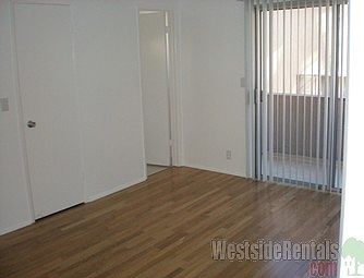 5th image of 400 N Serrano Ave APT 106