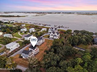 52 Pier View Ct, Hampstead, NC 28443
