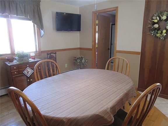 5th image of 34 Gough Ave