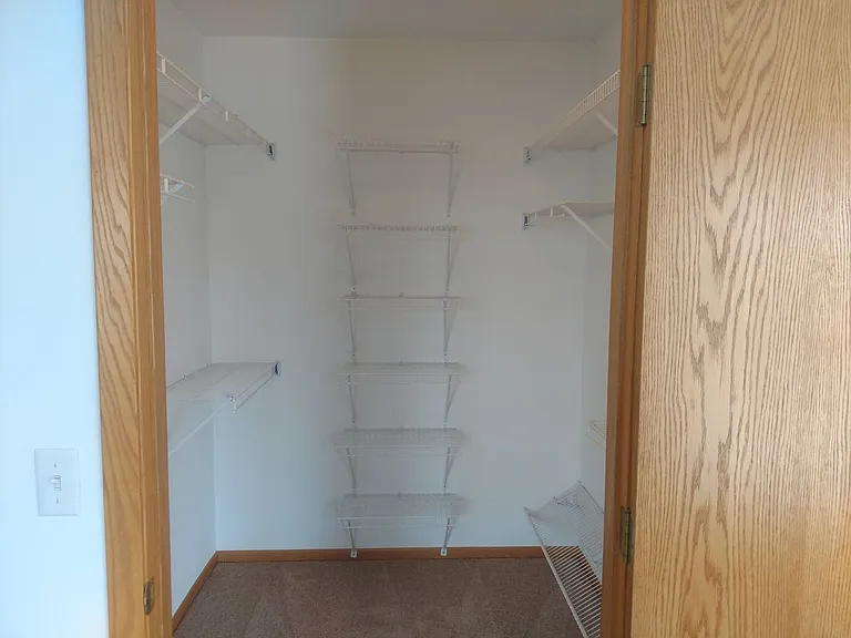 Riverwalk Apartments — Photo 38