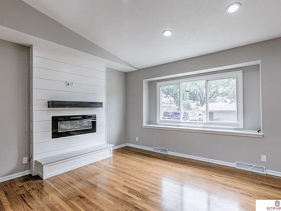 2nd image of 5682 S 122nd St
