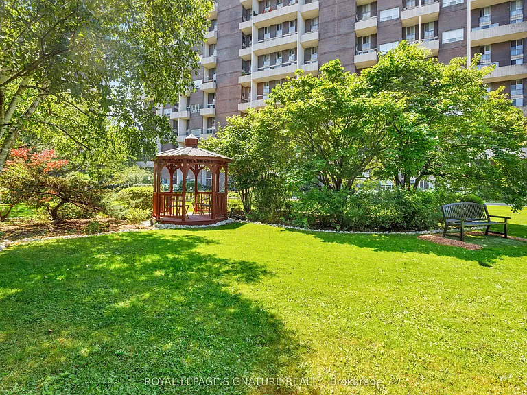 35 Ormskirk Ave #302 — Photo 44