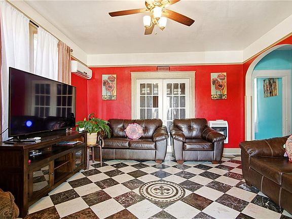 3rd image of 2424 Valence St