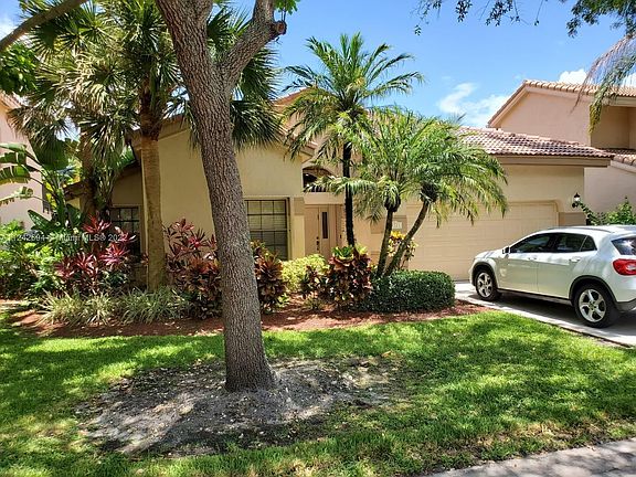 3rd image of 10321 NW 17th Ct #10321