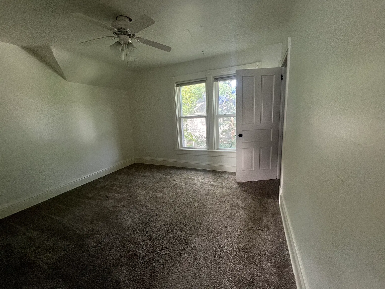 2 bed, 879 sqft, $1,150 — Photo 3