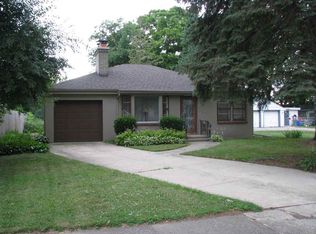 1513 Oakdale St, Rockford, IL 61108