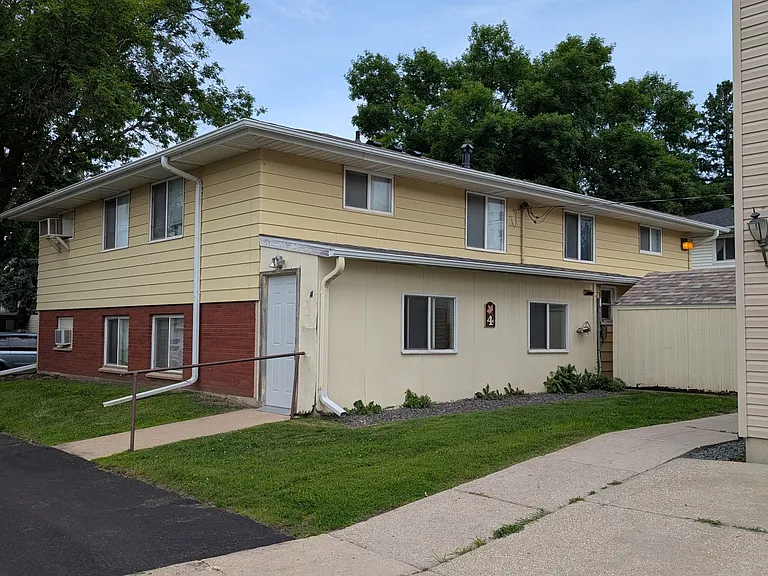 Rear entry (south side)