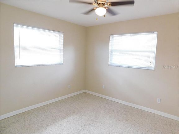 5th image of 1597 Bellrose Dr E