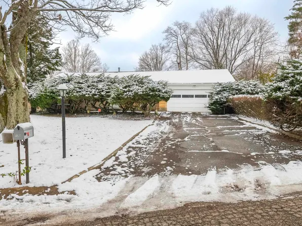 150 E Sunny Slopes Dr, Bloomington, IN 47401