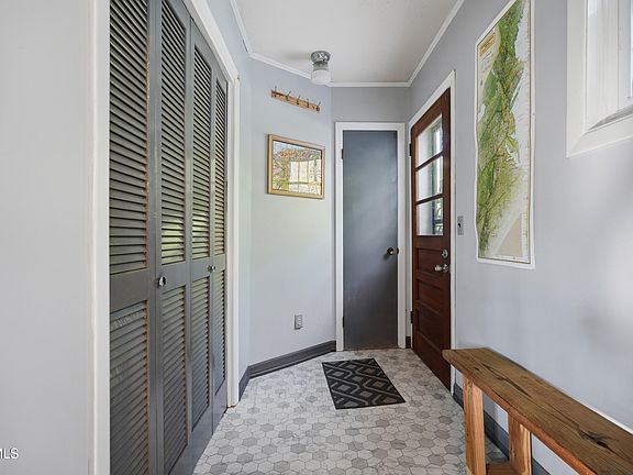 20th image of 251 Charleston St