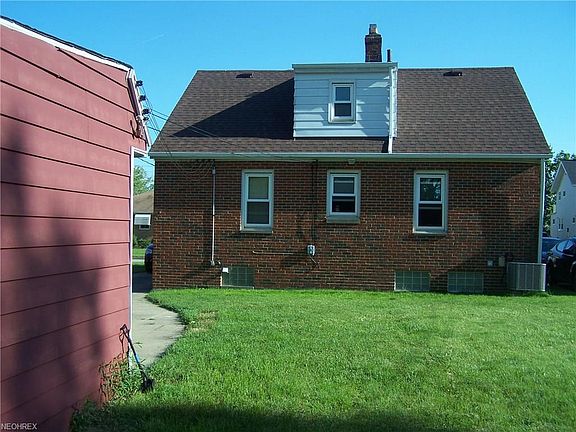 5th image of 8116 Stratford Dr
