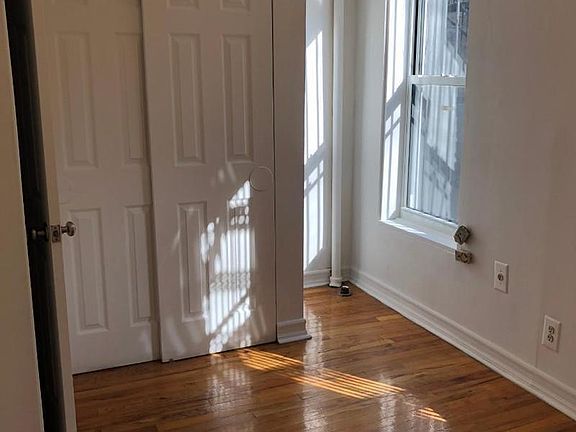 4th image of 232 E 116th St APT 7