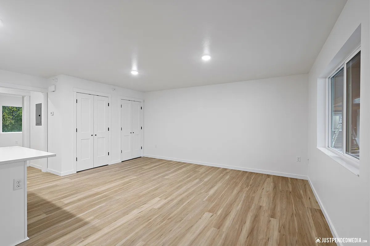 Building Photo - 12378 Lake St #T24