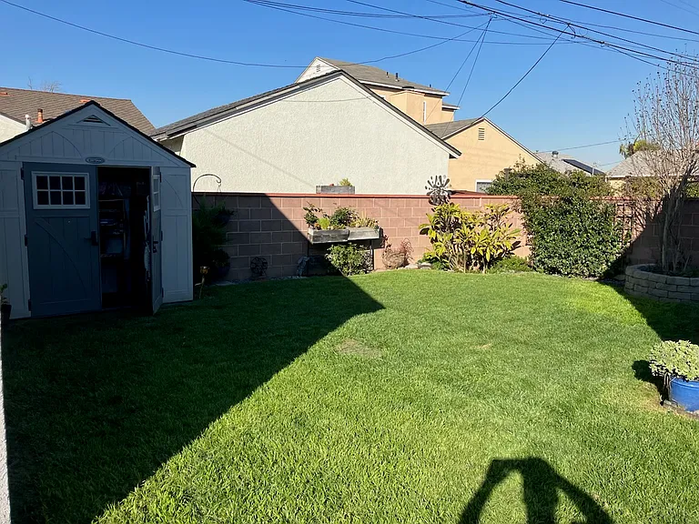 2825 Frankel St — Photo 40