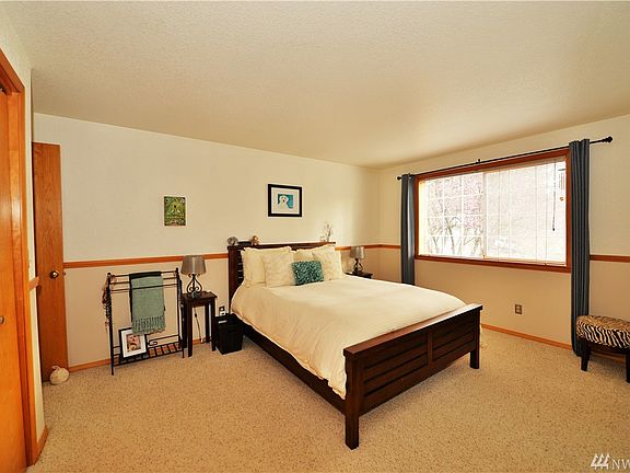 5th image of 713 Fox Run Dr NW