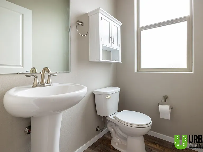 2419 W Bridge Ave — Photo 6
