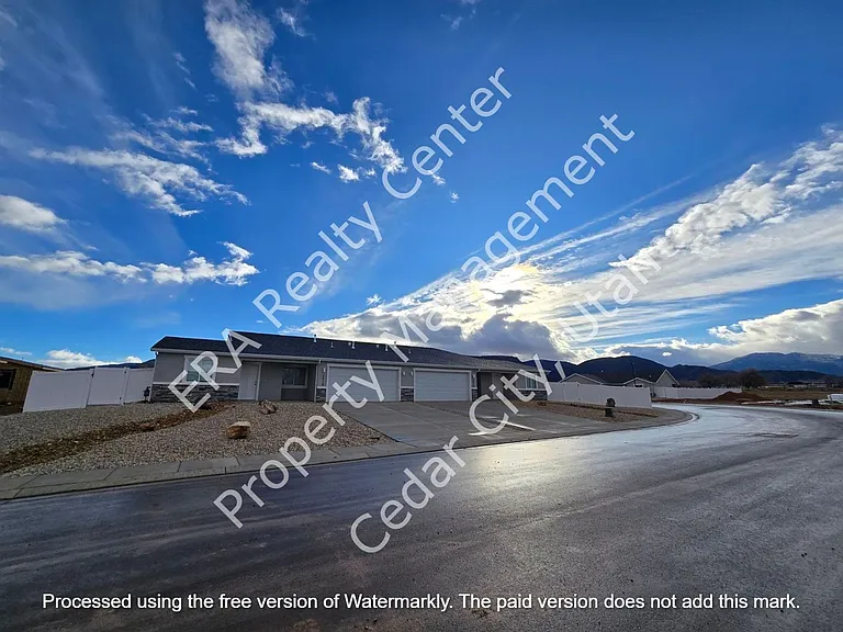 3975 Hawks Landing Loop — Photo 1