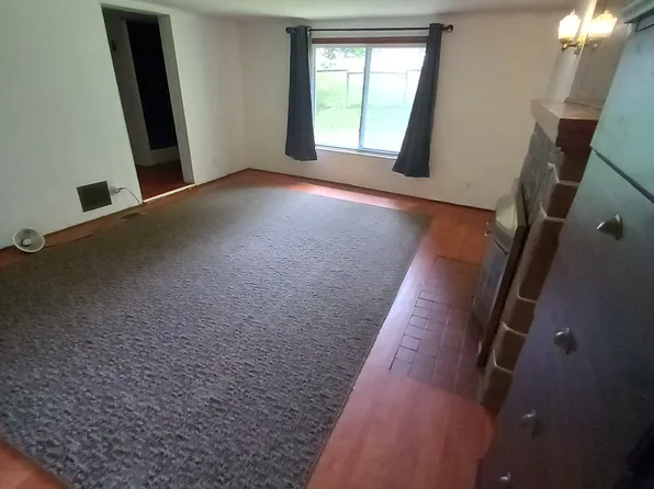 916 Greensburg Pike, East Pittsburgh, PA 15112