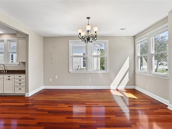 5th image of 3424 Octavia St
