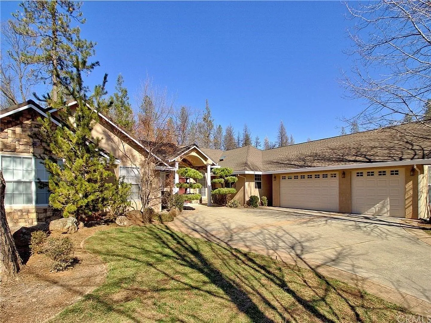 Beautiful Home in Rising Community complete with Unique Upgrades! — Photo 3
