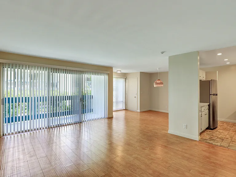 611 S Prospect Ave #102 — Photo 8