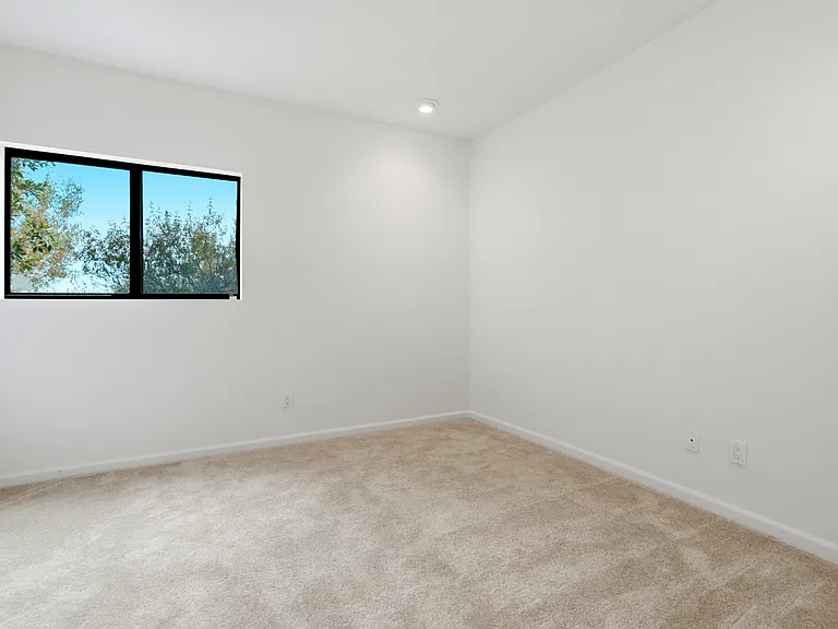 329 Kilkenny Dr — Photo 20