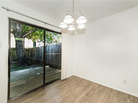 4th image of 1203 Westcott Dr #B