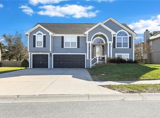 2619 NE Old Paint Rd, Lees Summit, MO 64086