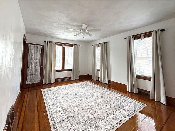 5th image of 32 Lucas St