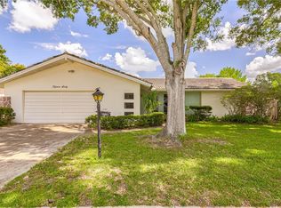 1560 Park View Ln, Largo, FL 33770