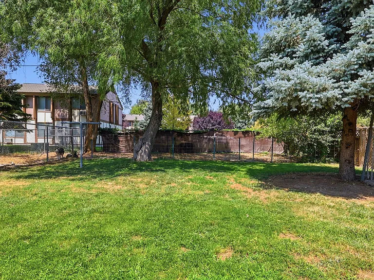 654 W Lennox St — Photo 29