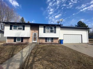 1219 12th St S, Brookings, SD 57006