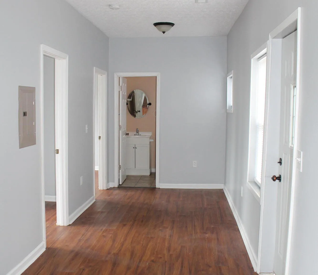 3 bed, 2.0 bath, 800 sqft, $1,350 — Photo 3