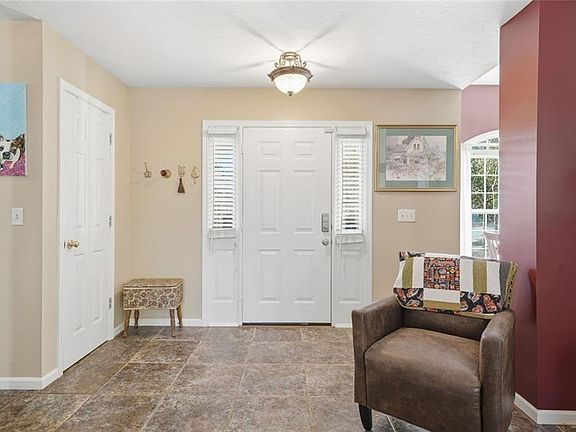 4th image of 137 Orchard Way SE