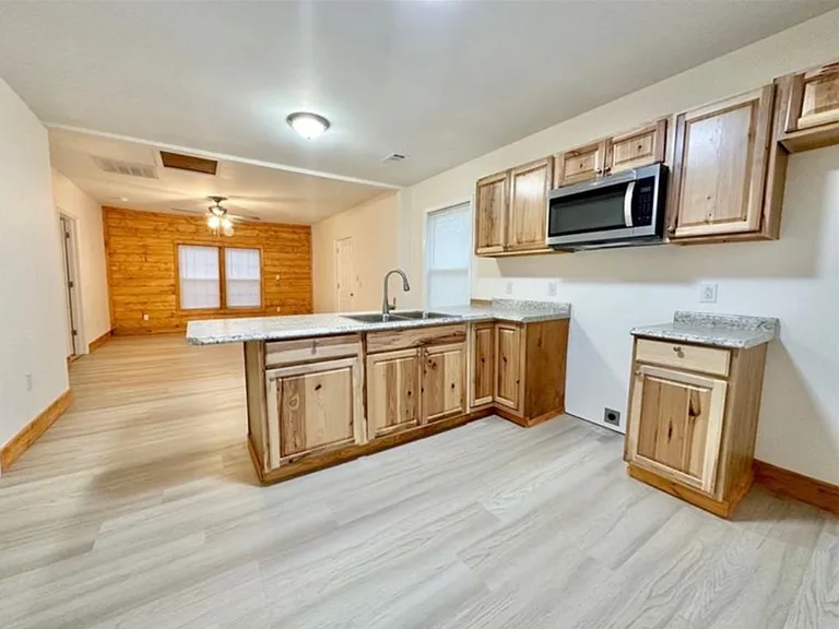 9 E 15th St SW #B — Photo 3