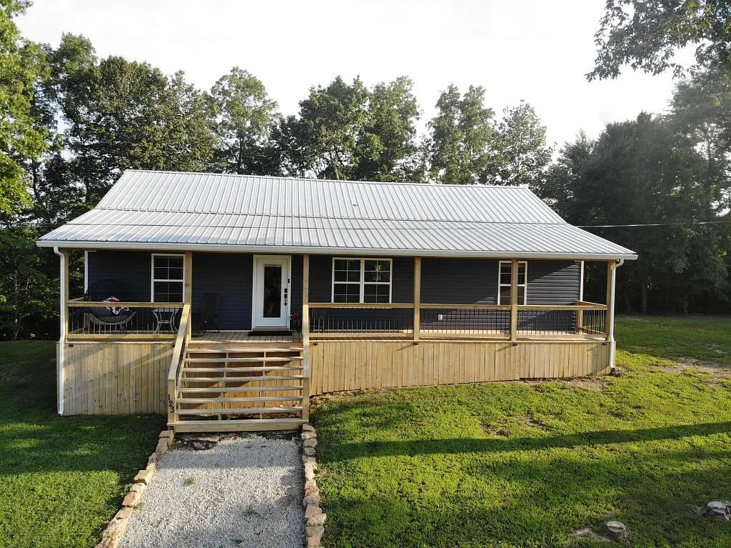 123 Clees Pt — Photo 2