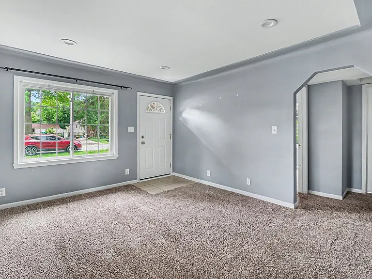 15504 Leona Dr — Photo 6