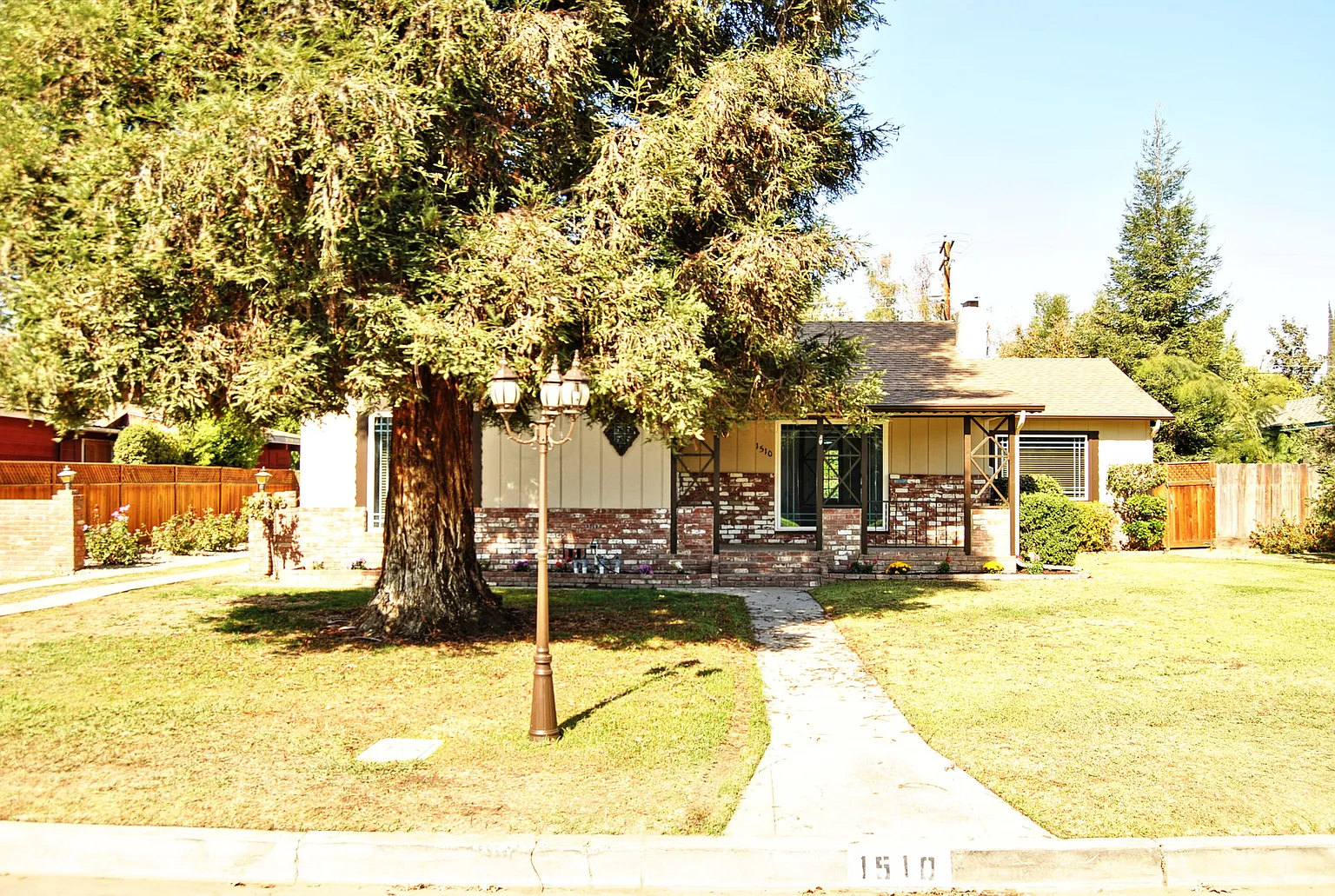 1510 W Myrtle Ave photo 1